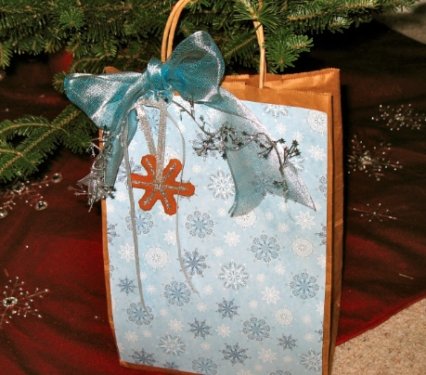 Creative holiday gift wrapping 6