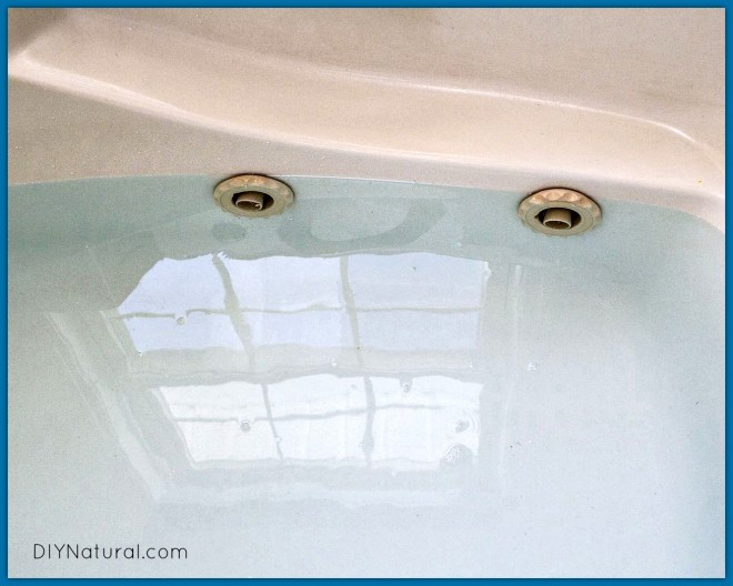 How to Clean a Jetted Tub 2